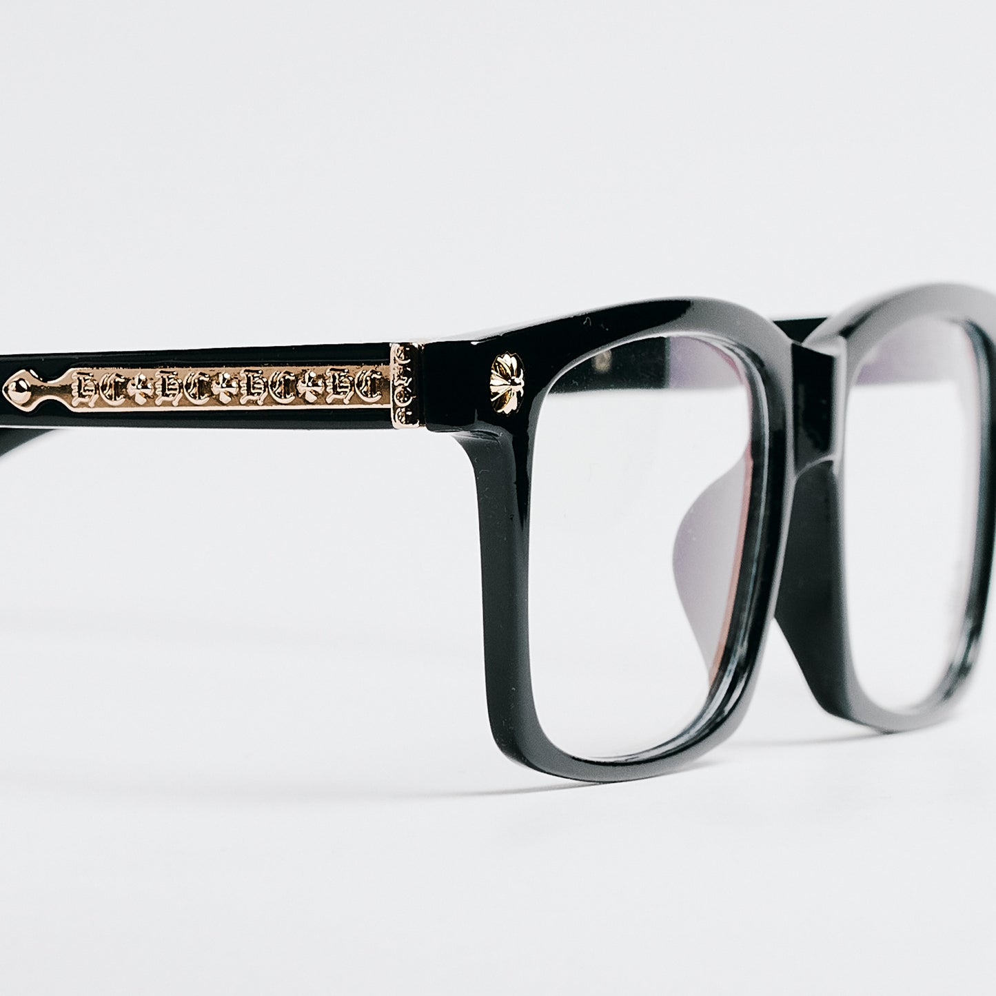 Noir Radiance Gold